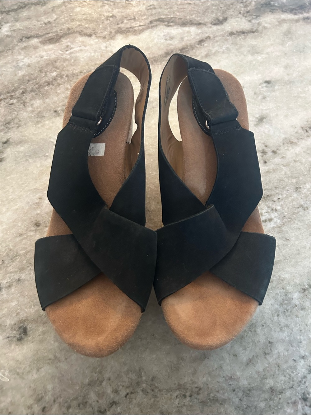 Clarks Women’s Black Suede Cross-Strap Slingback Sandals size 7.5